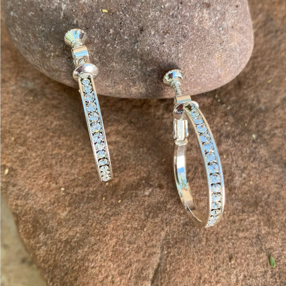 Vintage EUC rhinestone hoop earrings